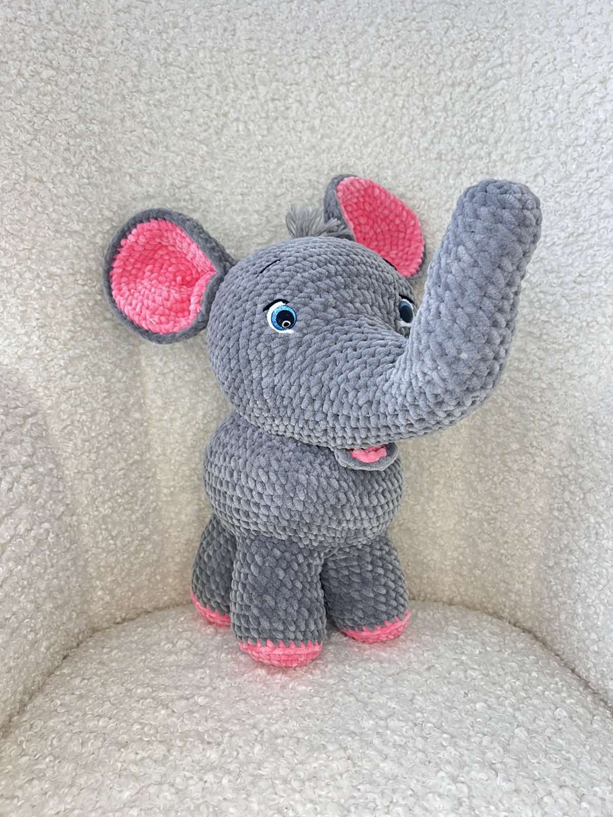 Rankomis megzti žaislai